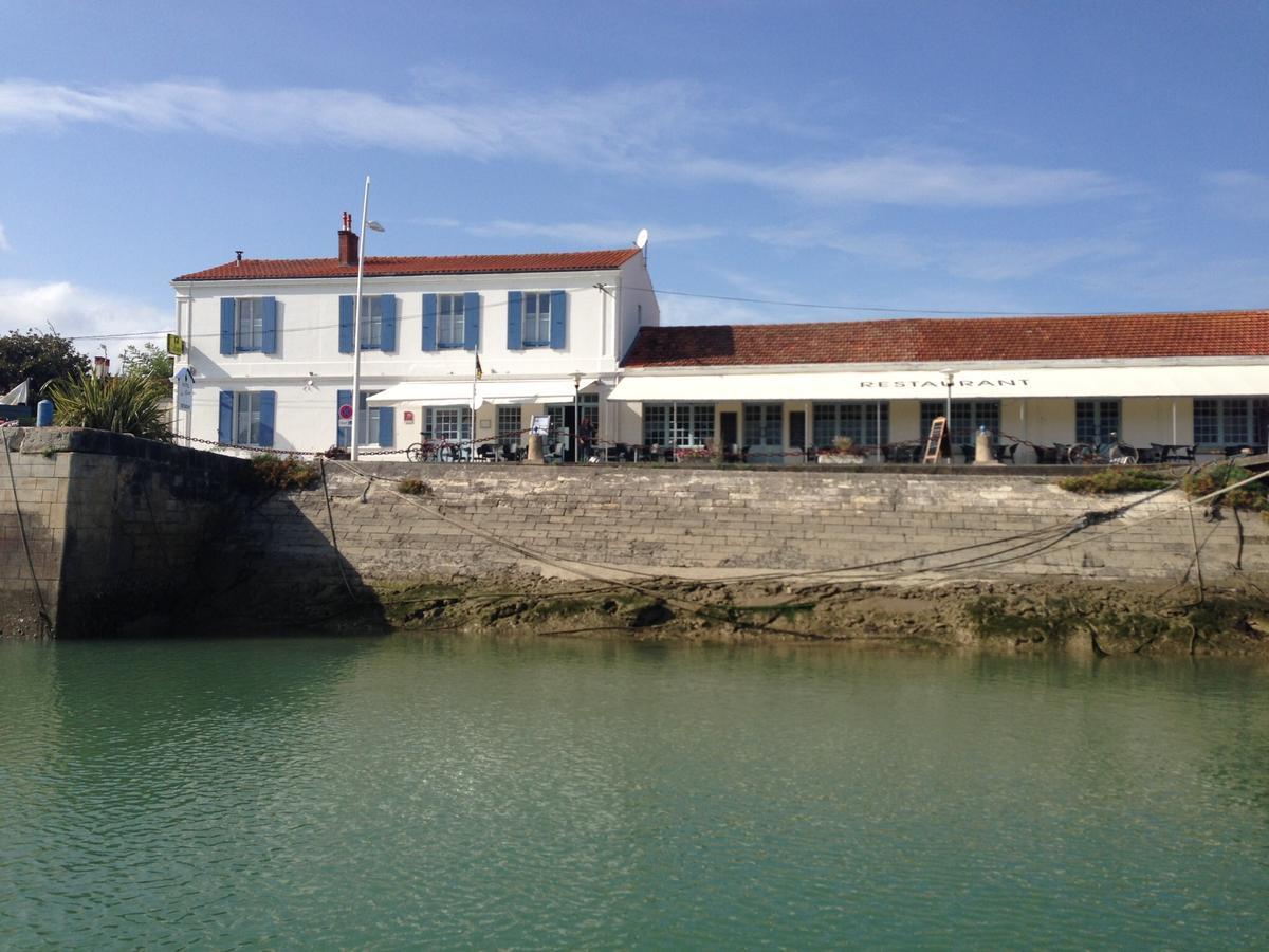 Les Bains - Et Restaurant Boyardville