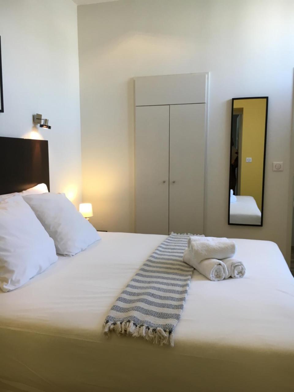 Les Bains - Et Restaurant Hotel